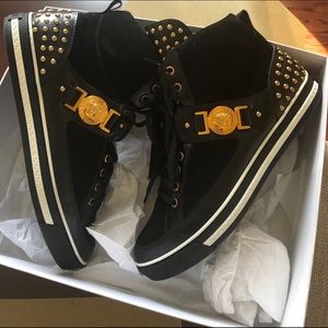 Studded Versace high top men’s shoes black/gold
